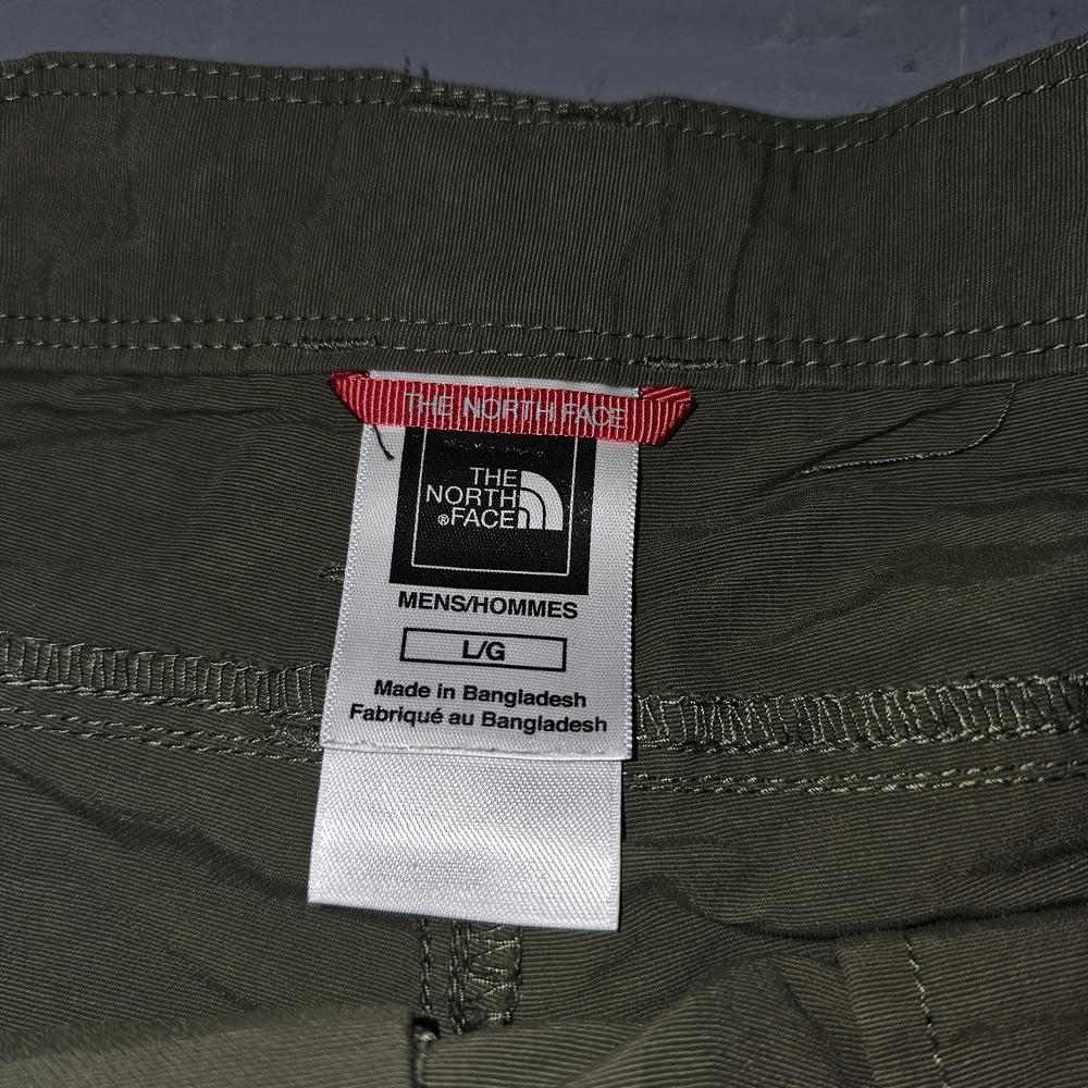 The North Face Men's Green Cargo Shorts - Picture 3 of 3